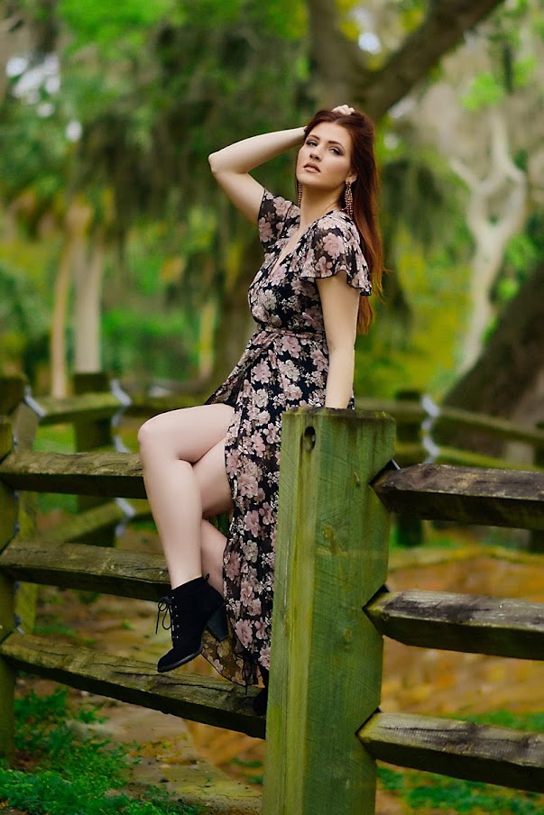 Laurel Mona