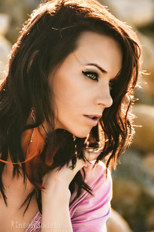 modelo disparo en la cabeza allie sparks