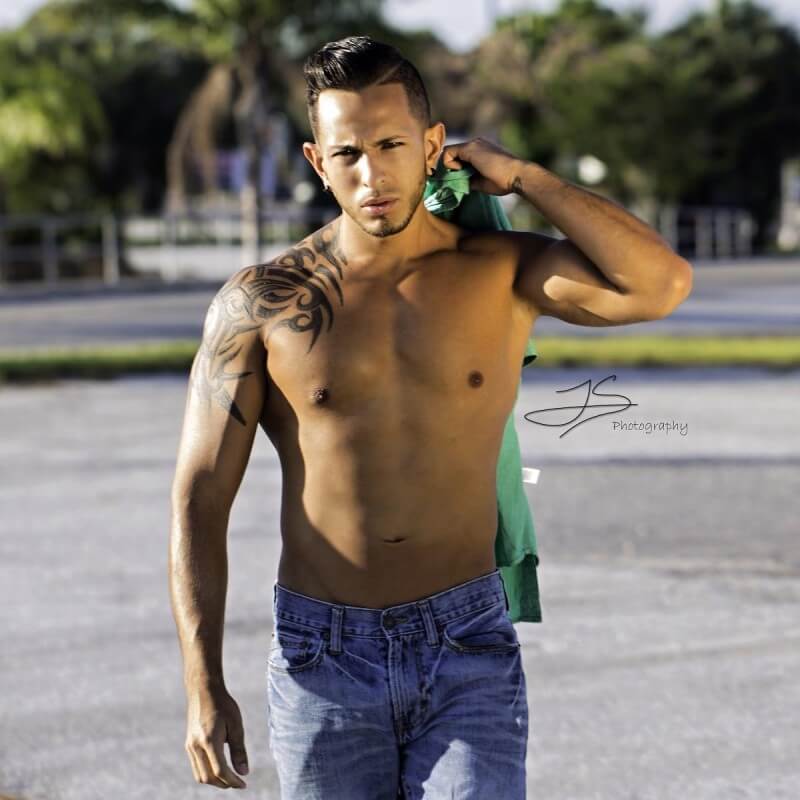 Modelo internacional Teo Giraldo