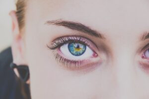 Photo Maquillaje Smokey Eyes Geométricos