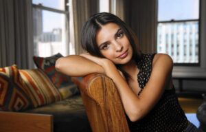 Top Modelo Emily Ratajkowski
